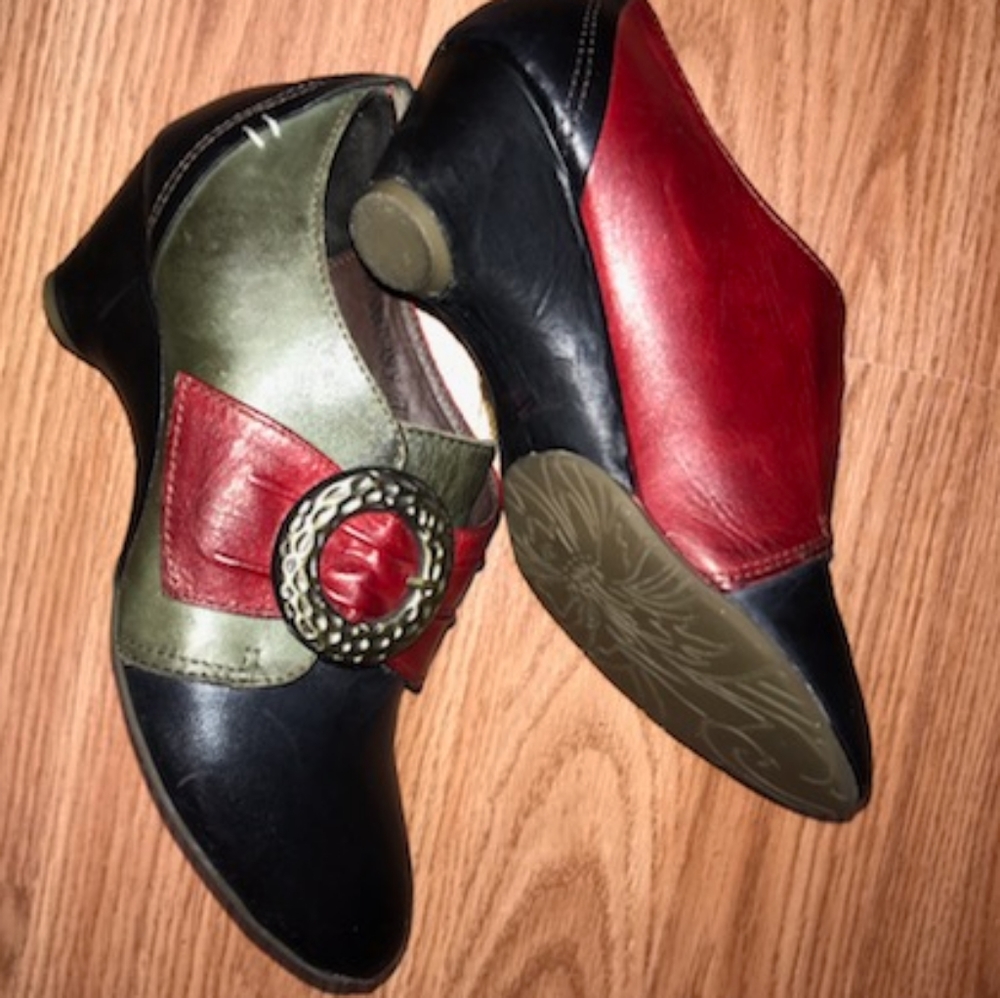 L'artiste leather heeled shoes